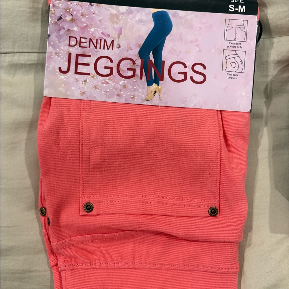 Pink women’s jeggings